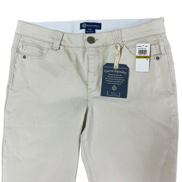 Democracy High Rise Slimming Off White Ankle Skimmer Denim Stretch Jean Size NWT - Picture 2 of 11